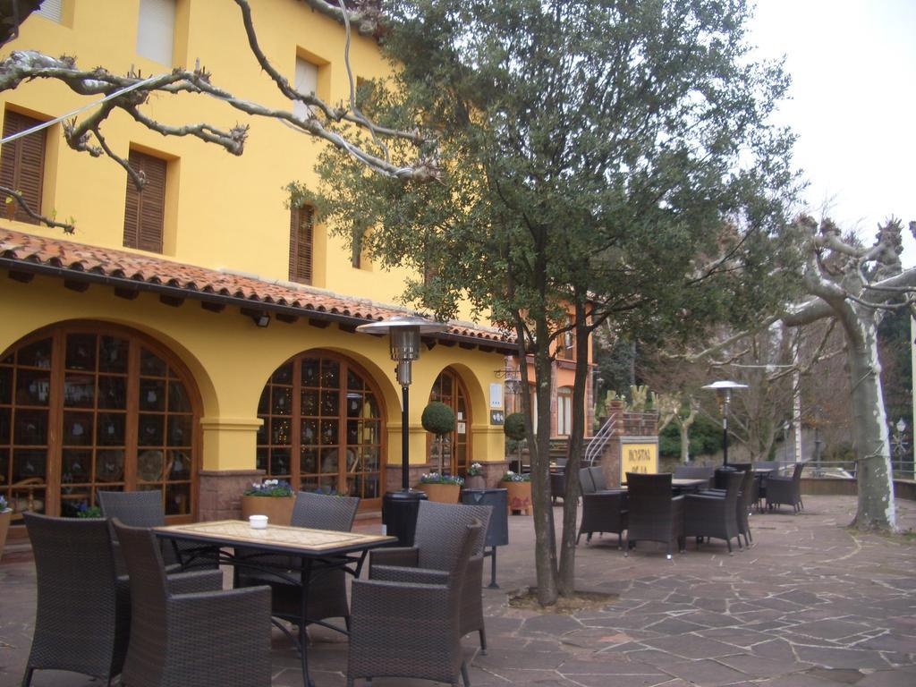 Hostal De La Gloria Виладрау Экстерьер фото
