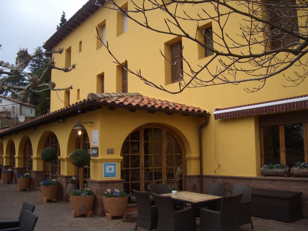Hostal De La Gloria Виладрау Экстерьер фото