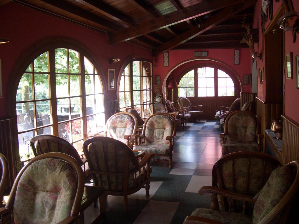 Hostal De La Gloria Виладрау Экстерьер фото