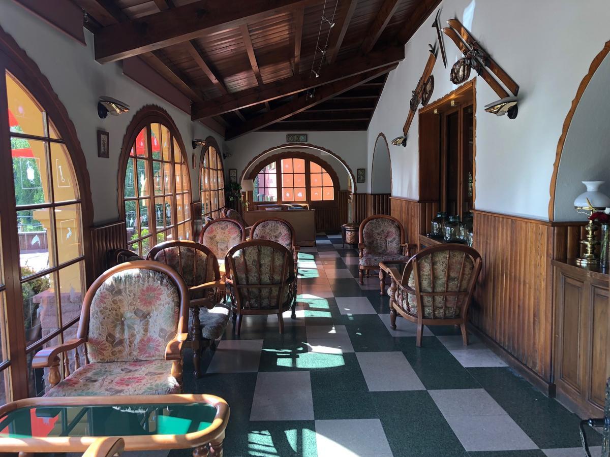 Hostal De La Gloria Виладрау Экстерьер фото
