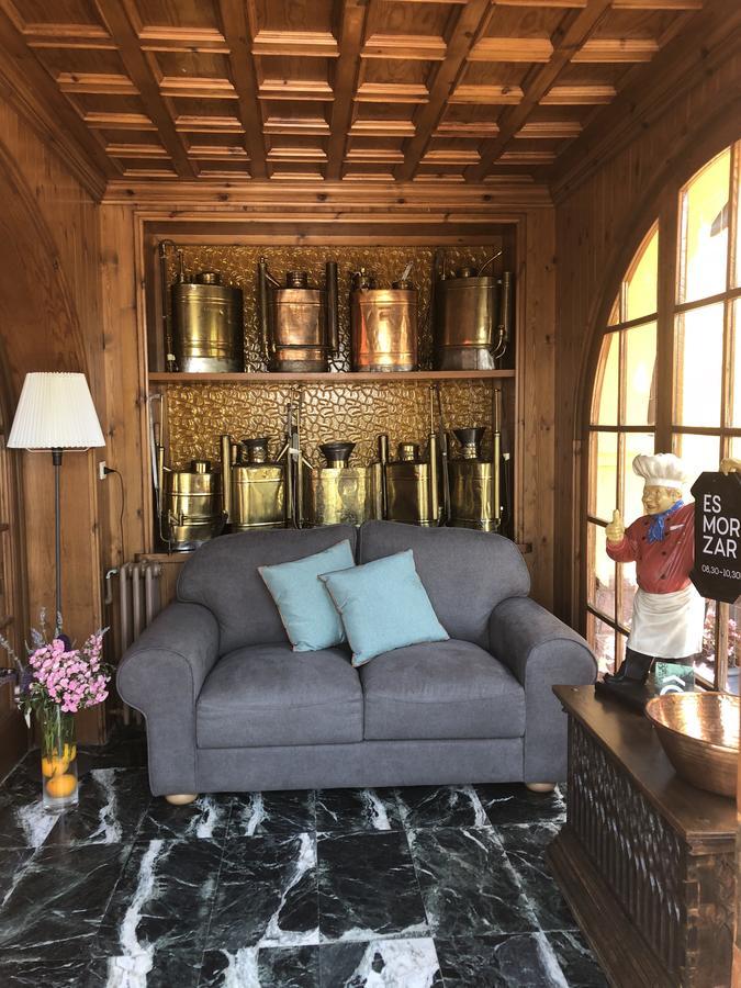 Hostal De La Gloria Виладрау Экстерьер фото