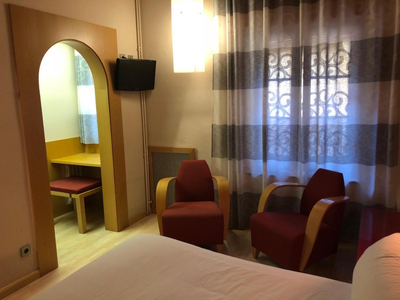 Hostal De La Gloria Виладрау Экстерьер фото