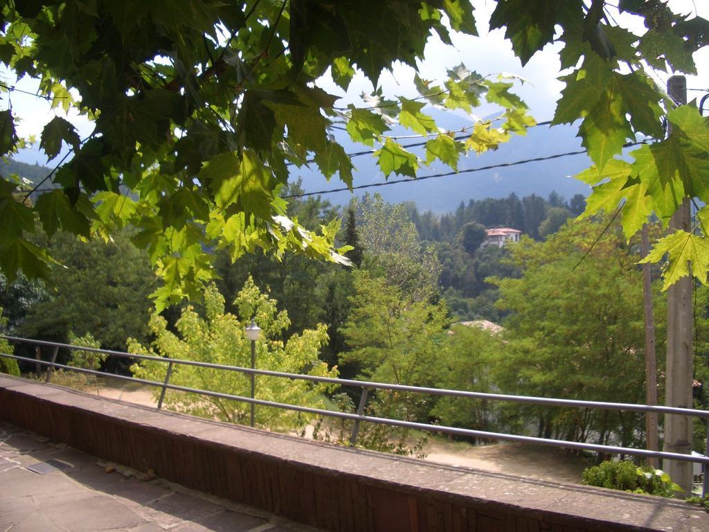 Hostal De La Gloria Виладрау Экстерьер фото